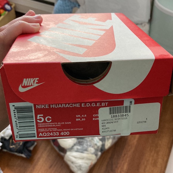 Nike Huarache 5C sneakers. Navy blue with light blue, yellow and red details.box - Picture 6 of 6